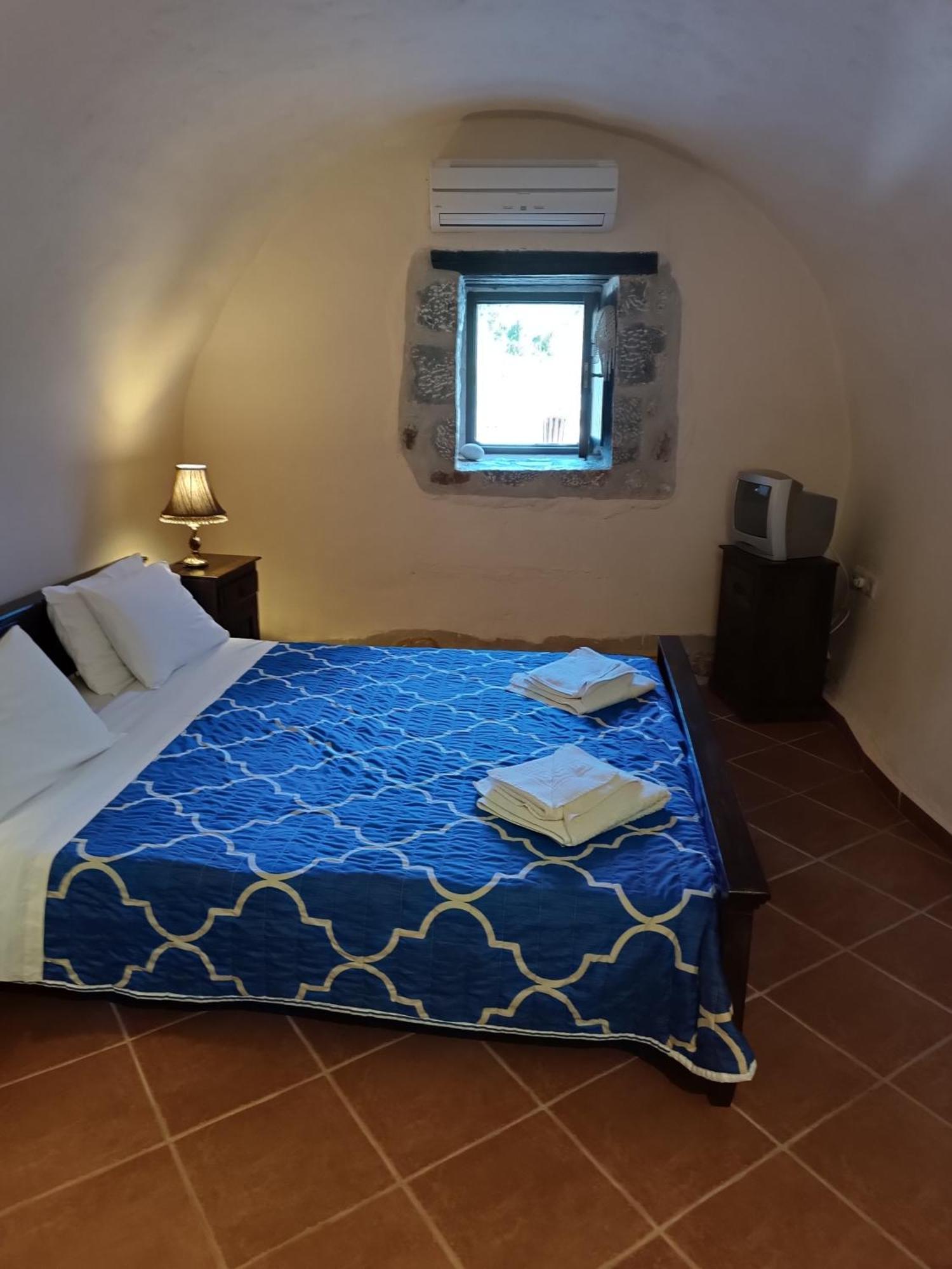 Pirgoi Edem Hotel Pyrgos Dirou Room photo